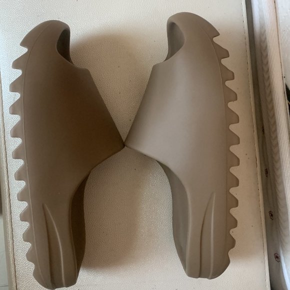 Adidas Yeezy Slide Earth Brown main image 5